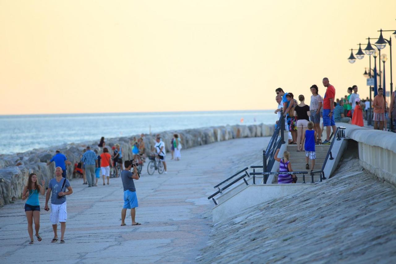 Ca' Mira Apartments Caorle Buitenkant foto
