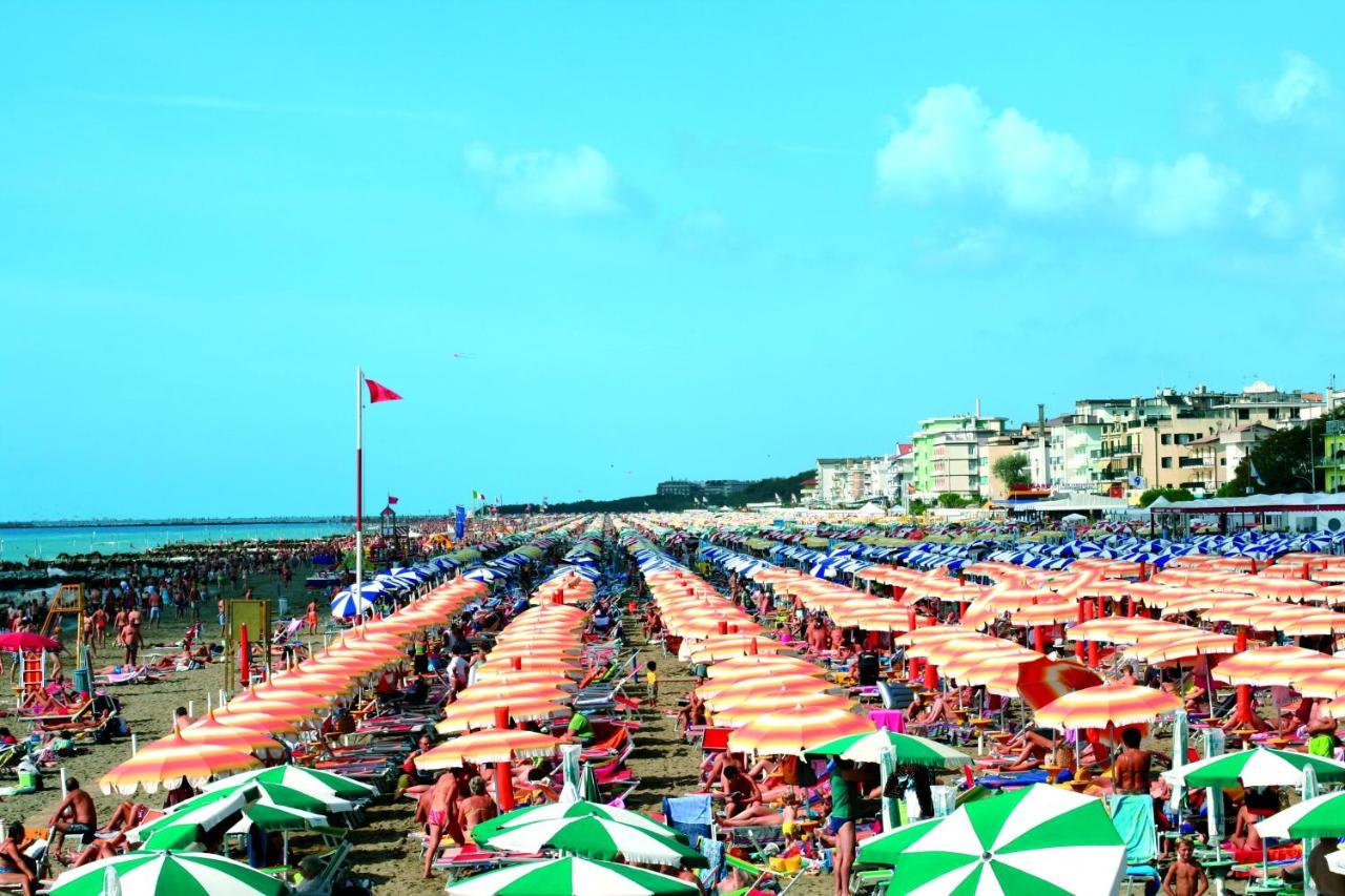 Ca' Mira Apartments Caorle Buitenkant foto