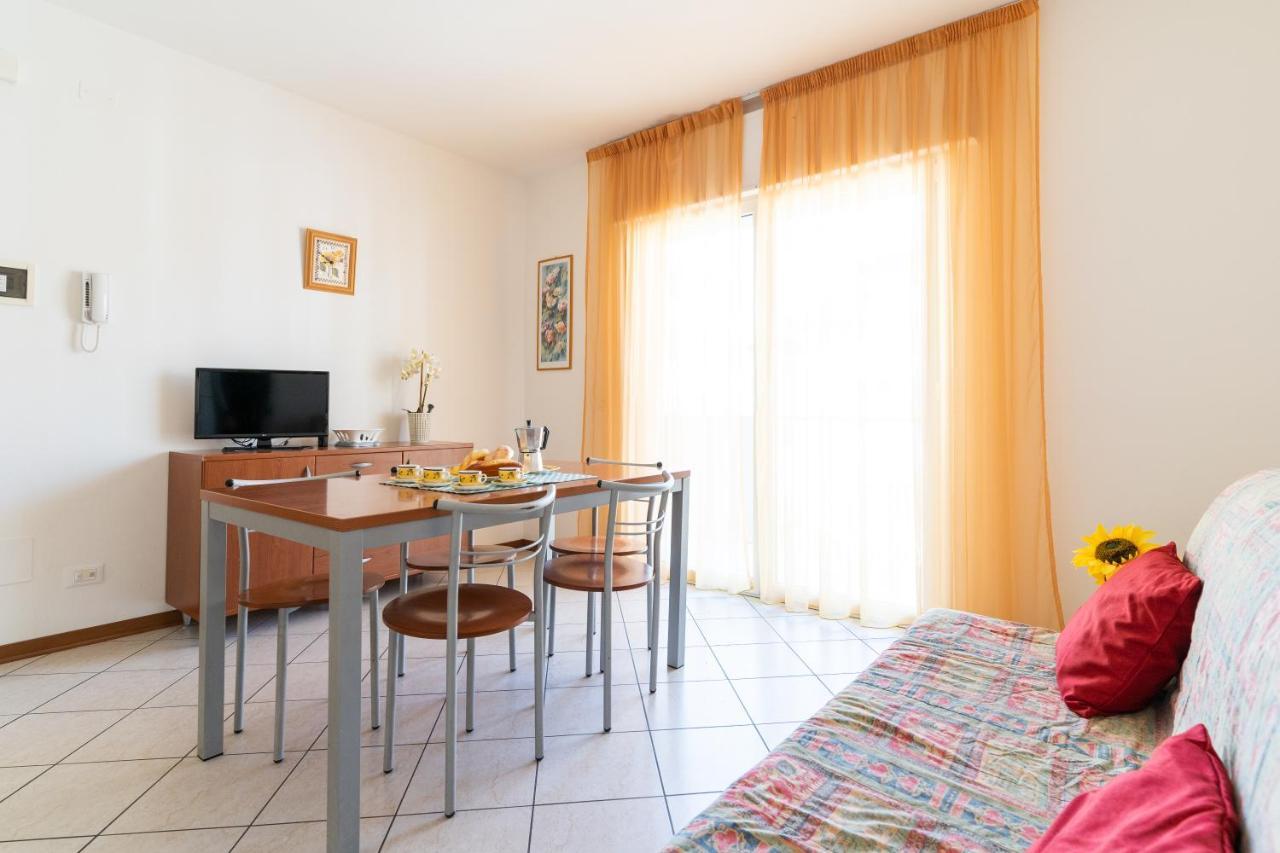 Ca' Mira Apartments Caorle Buitenkant foto